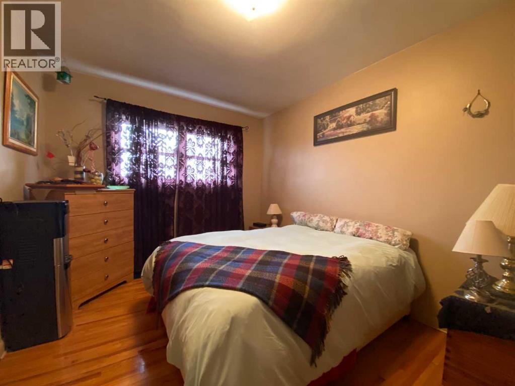 5207 49 Street, Ponoka, Alberta