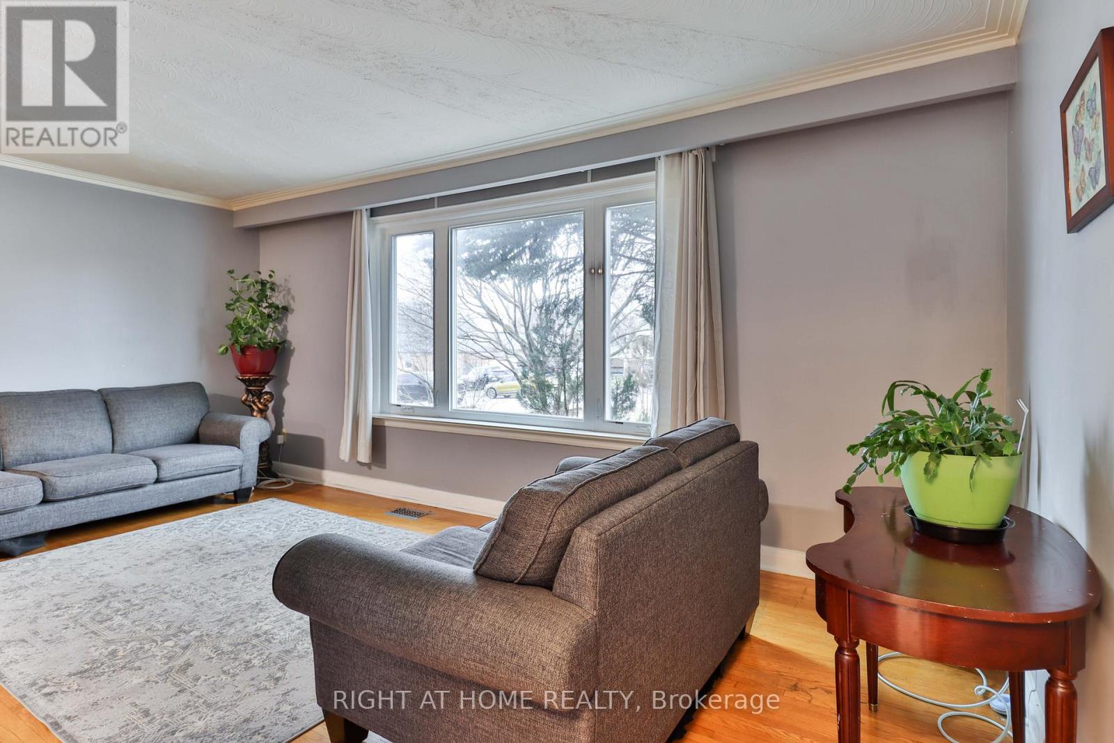 17 Rambler Place, Toronto (glenfield-jane Heights), Ontario