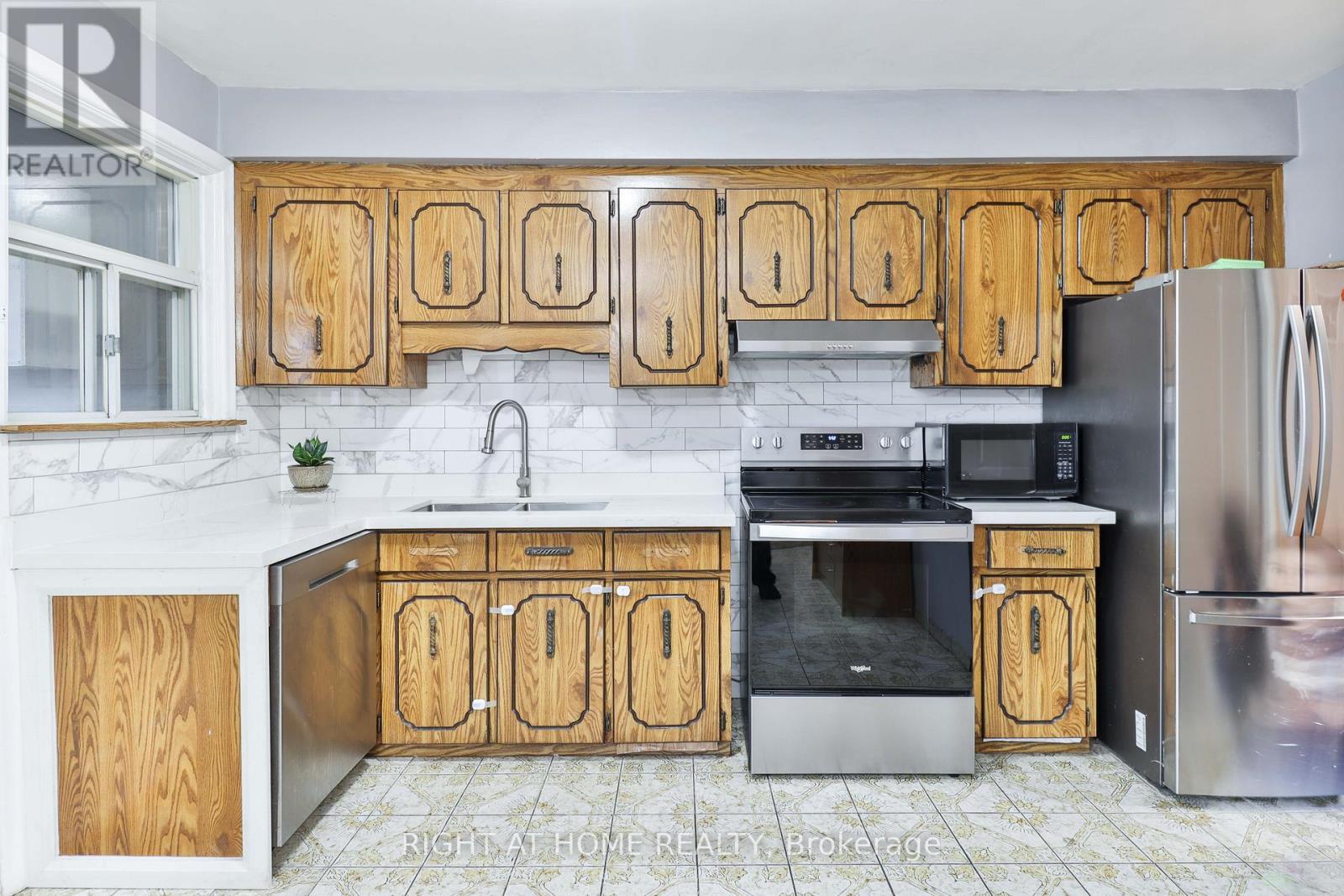 17 Rambler Place, Toronto (glenfield-jane Heights), Ontario