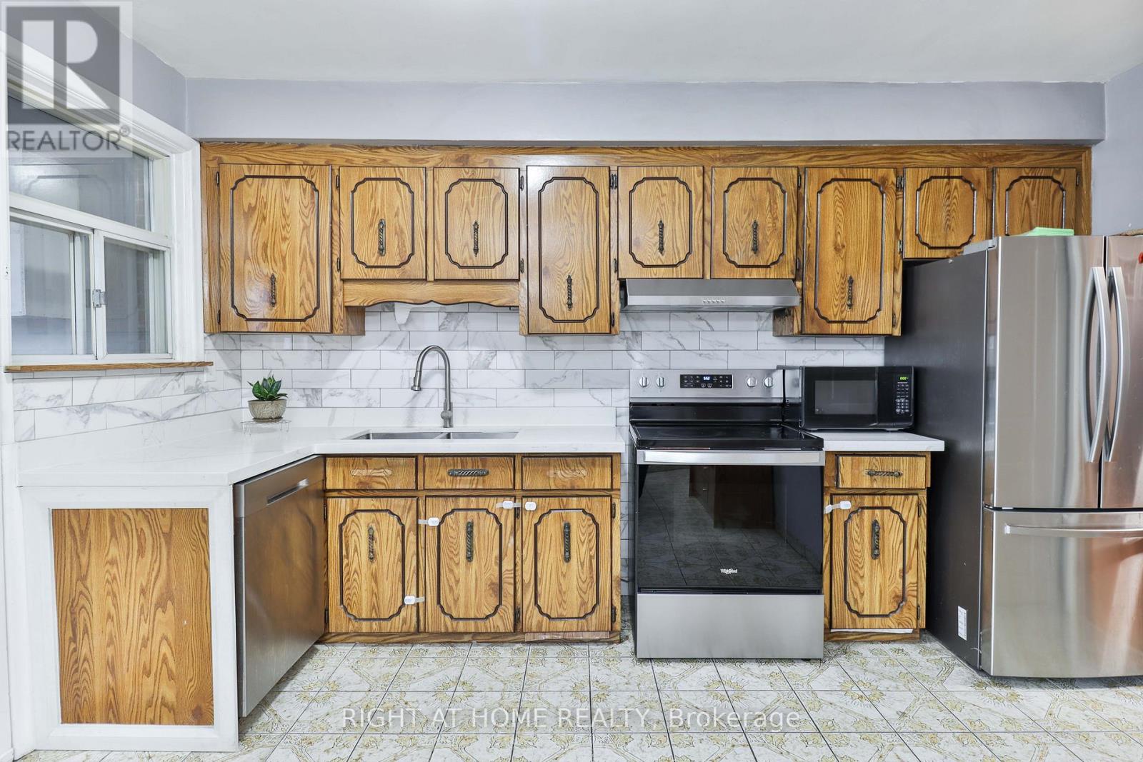 17 Rambler Place, Toronto (glenfield-jane Heights), Ontario