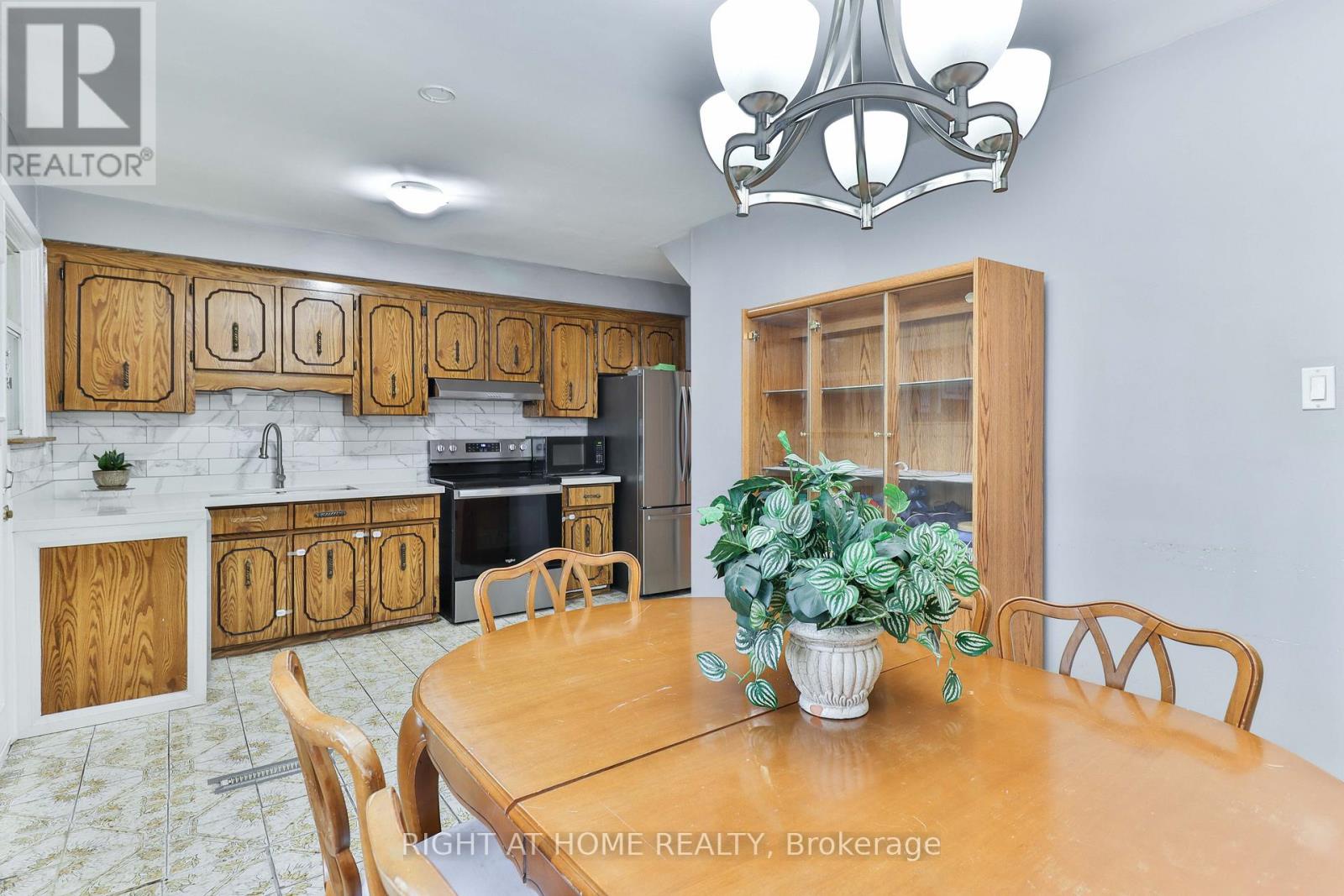 17 Rambler Place, Toronto (glenfield-jane Heights), Ontario