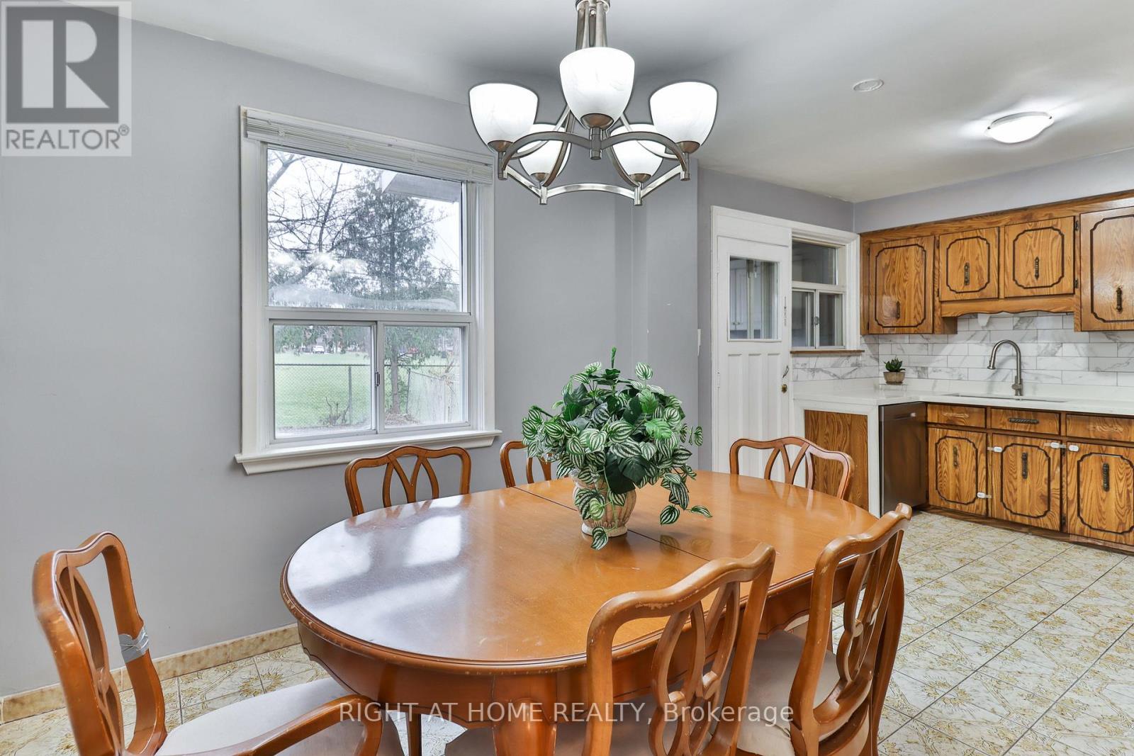 17 Rambler Place, Toronto (glenfield-jane Heights), Ontario