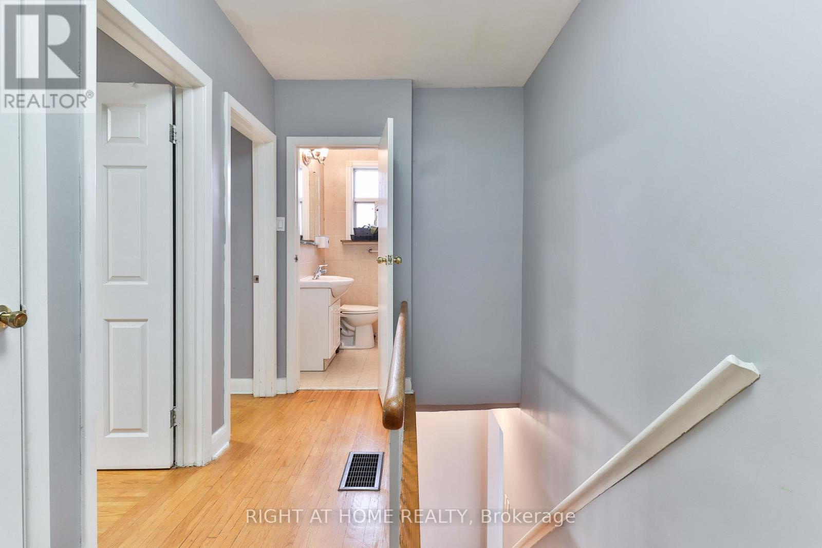 17 Rambler Place, Toronto (glenfield-jane Heights), Ontario