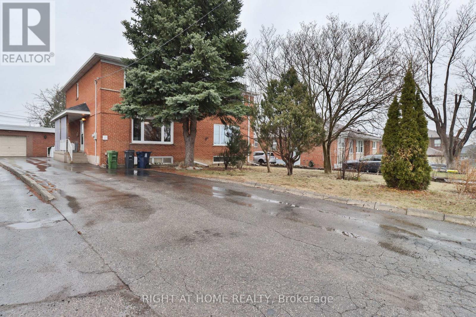 17 Rambler Place, Toronto (glenfield-jane Heights), Ontario