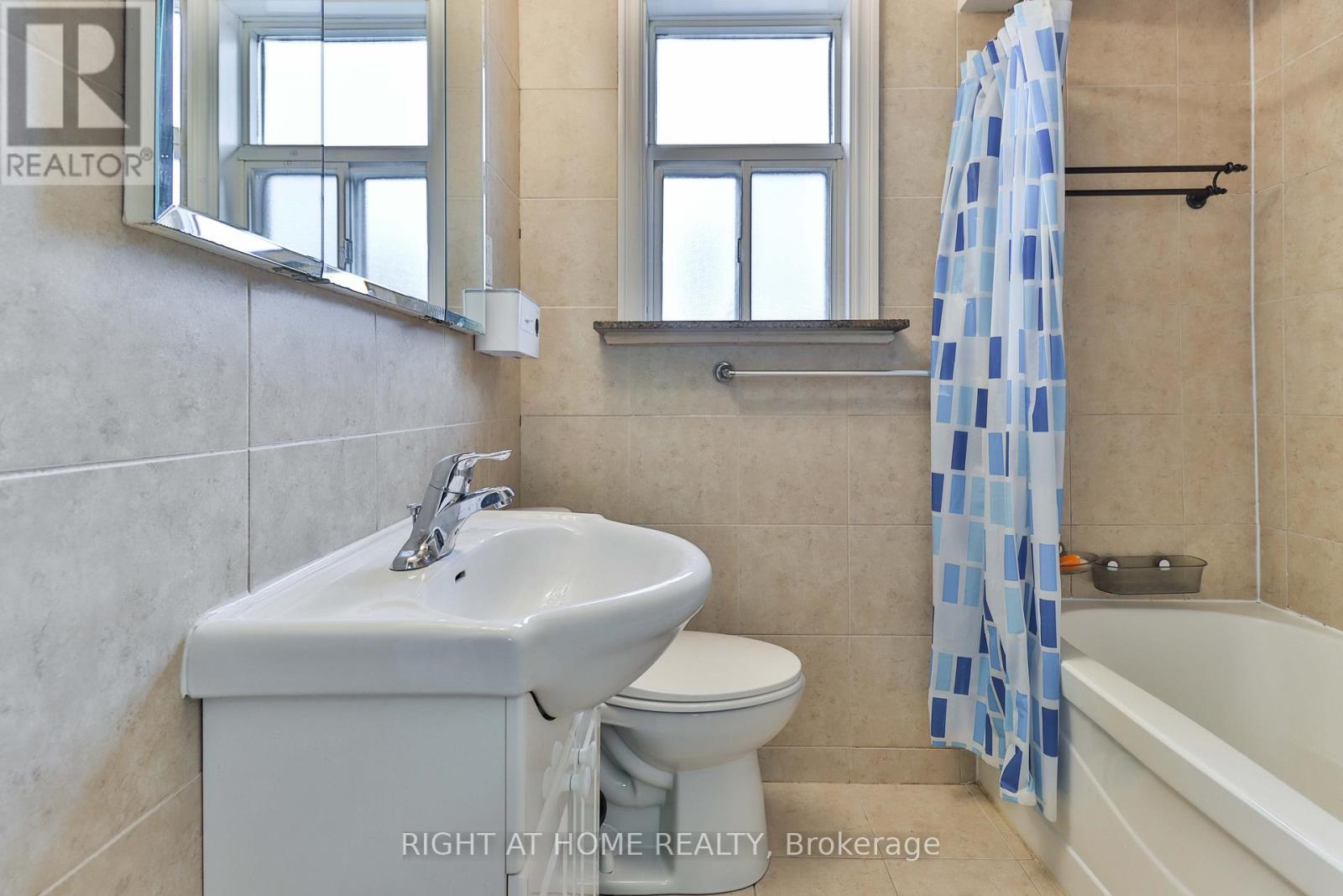 17 Rambler Place, Toronto (glenfield-jane Heights), Ontario