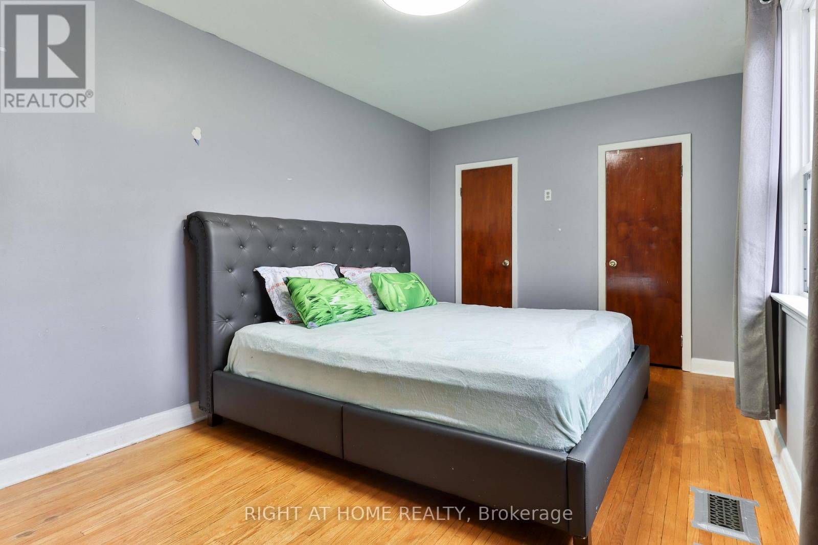 17 Rambler Place, Toronto (glenfield-jane Heights), Ontario