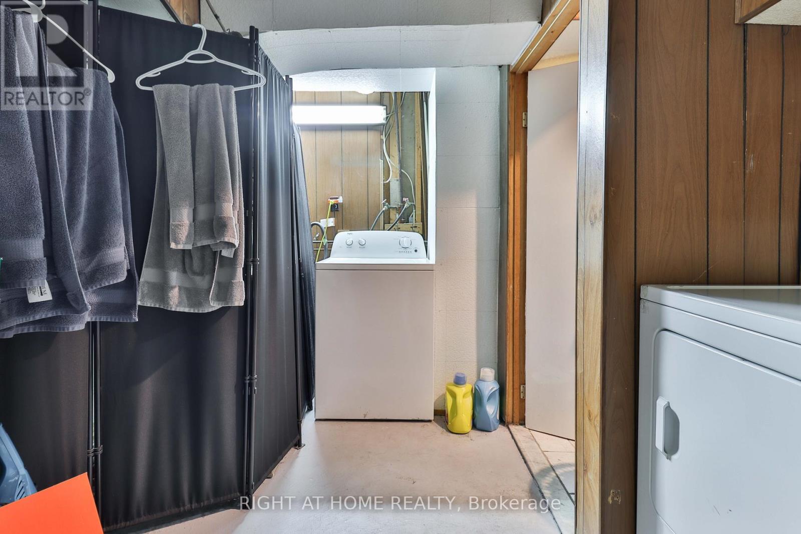 17 Rambler Place, Toronto (glenfield-jane Heights), Ontario