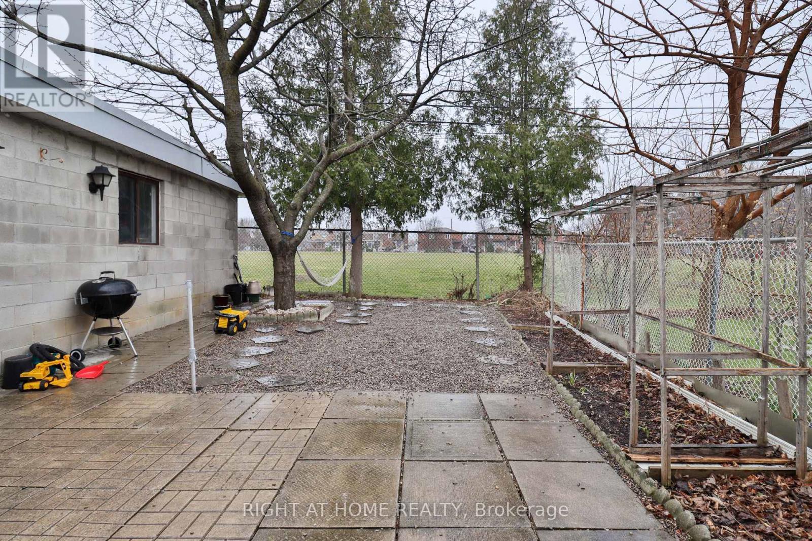 17 Rambler Place, Toronto (glenfield-jane Heights), Ontario