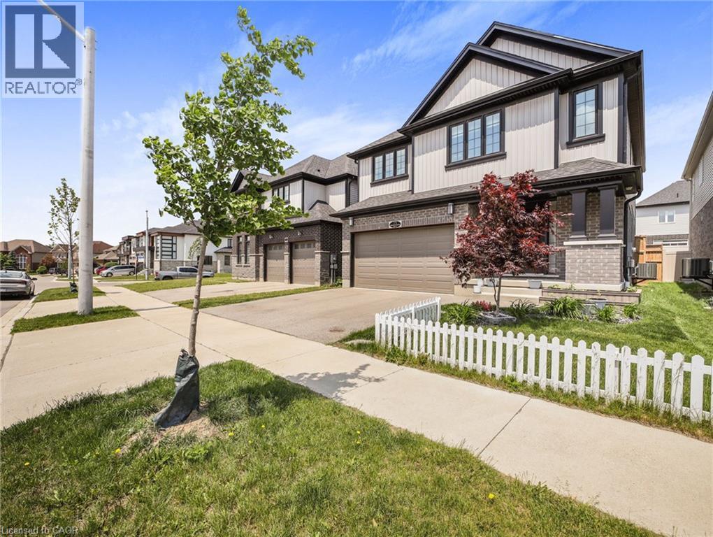 75 Monarch Woods Drive, Kitchener, Ontario