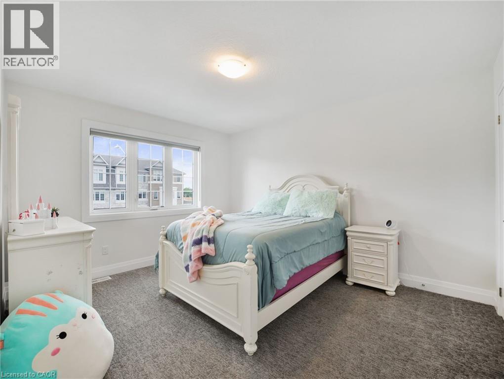 75 Monarch Woods Drive, Kitchener, Ontario