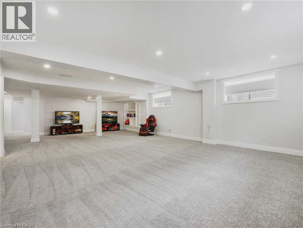 75 Monarch Woods Drive, Kitchener, Ontario