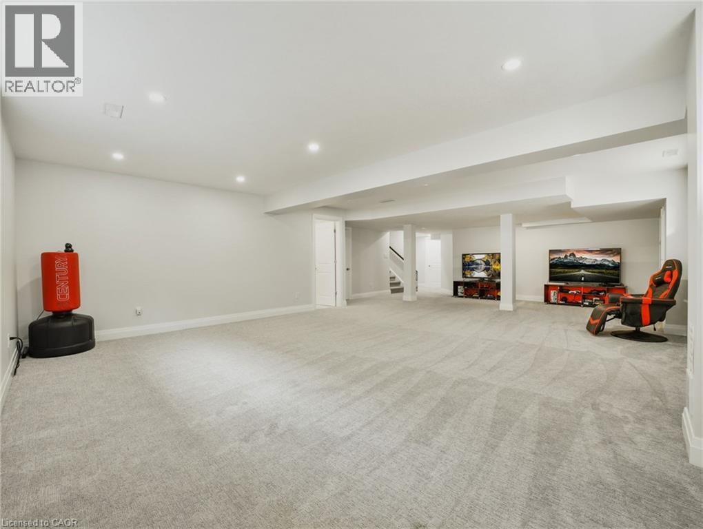 75 Monarch Woods Drive, Kitchener, Ontario