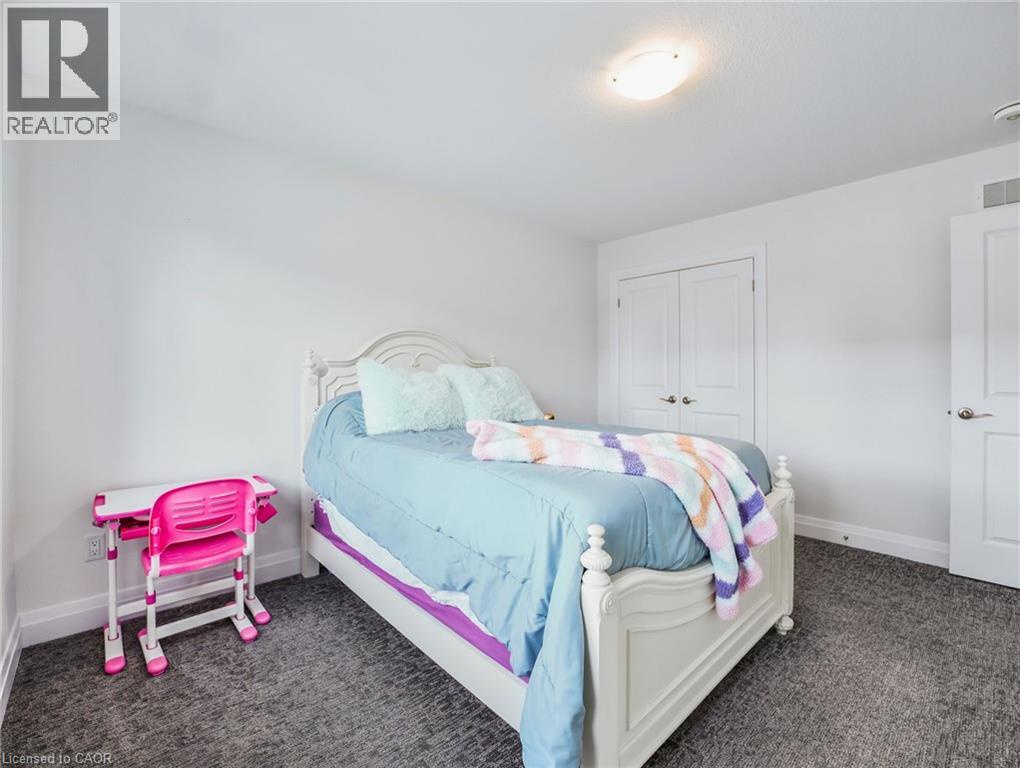 75 Monarch Woods Drive, Kitchener, Ontario