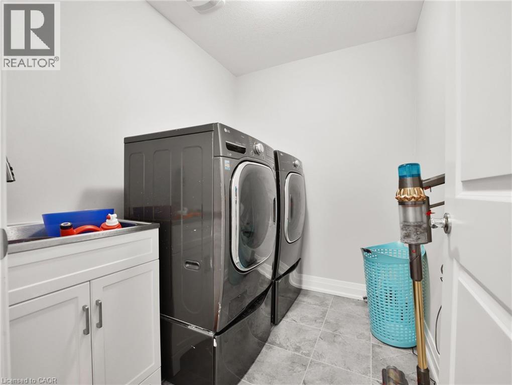 75 Monarch Woods Drive, Kitchener, Ontario