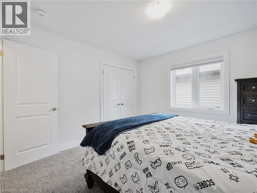 75 Monarch Woods Drive, Kitchener, Ontario