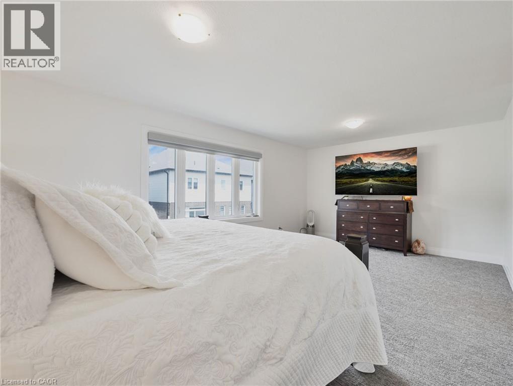 75 Monarch Woods Drive, Kitchener, Ontario