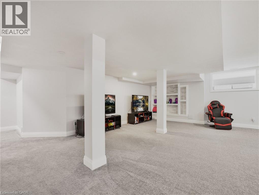 75 Monarch Woods Drive, Kitchener, Ontario