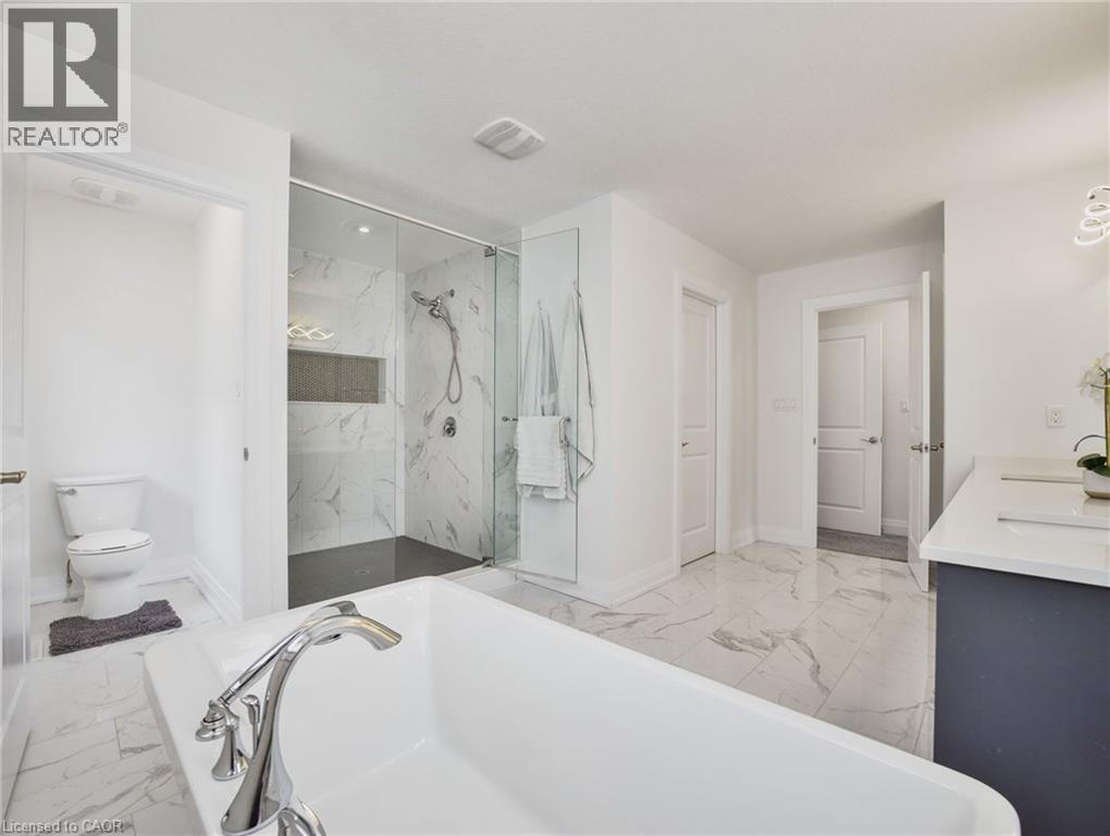 75 Monarch Woods Drive, Kitchener, Ontario