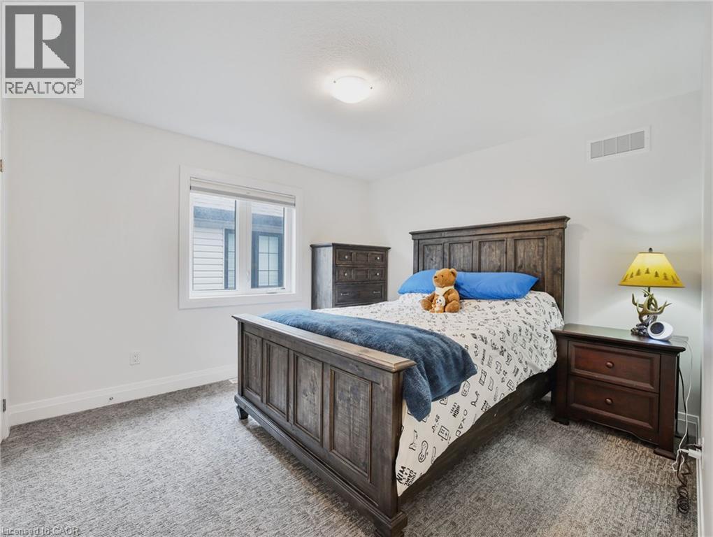 75 Monarch Woods Drive, Kitchener, Ontario