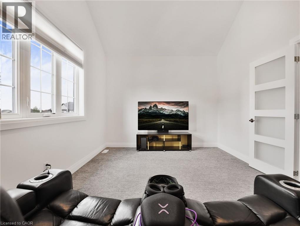 75 Monarch Woods Drive, Kitchener, Ontario