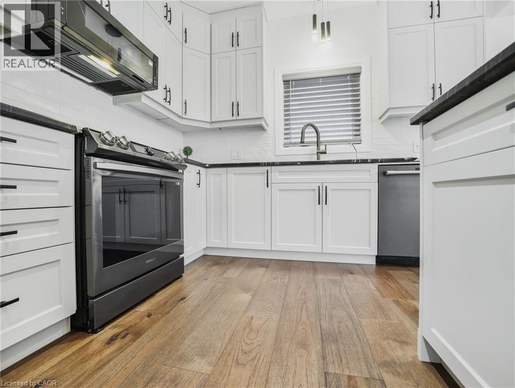 75 Monarch Woods Drive, Kitchener, Ontario