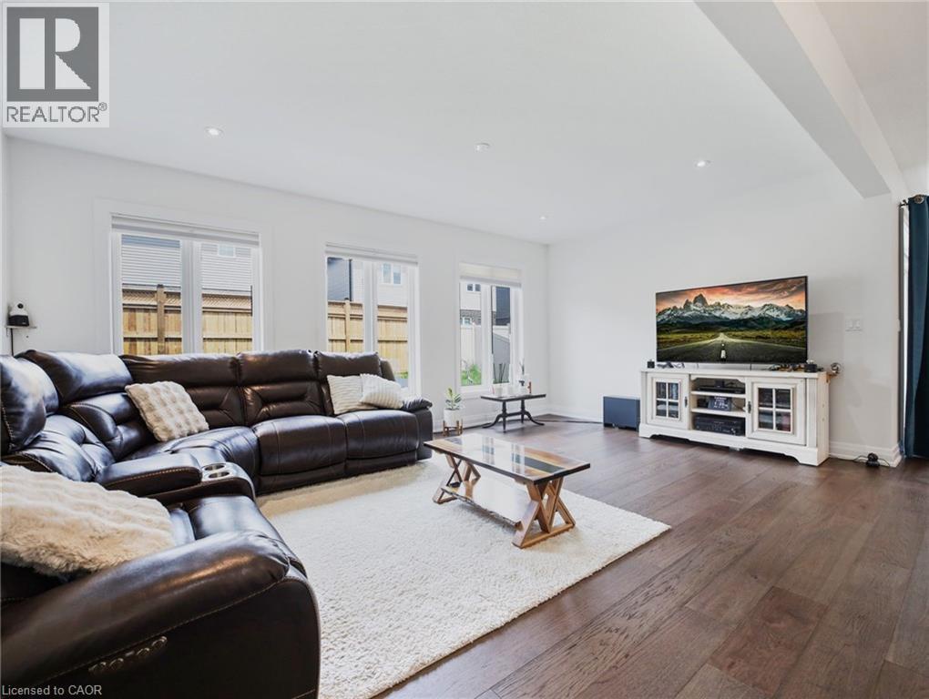 75 Monarch Woods Drive, Kitchener, Ontario