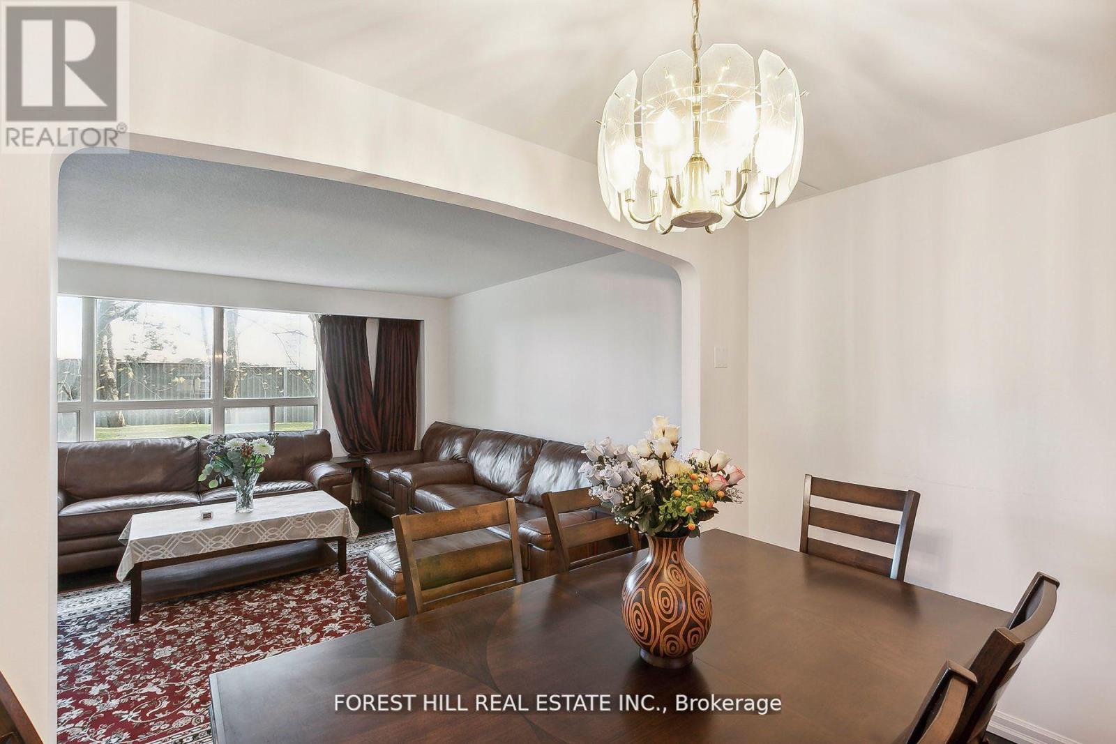 86 Village Greenway, Toronto (henry Farm), Ontario