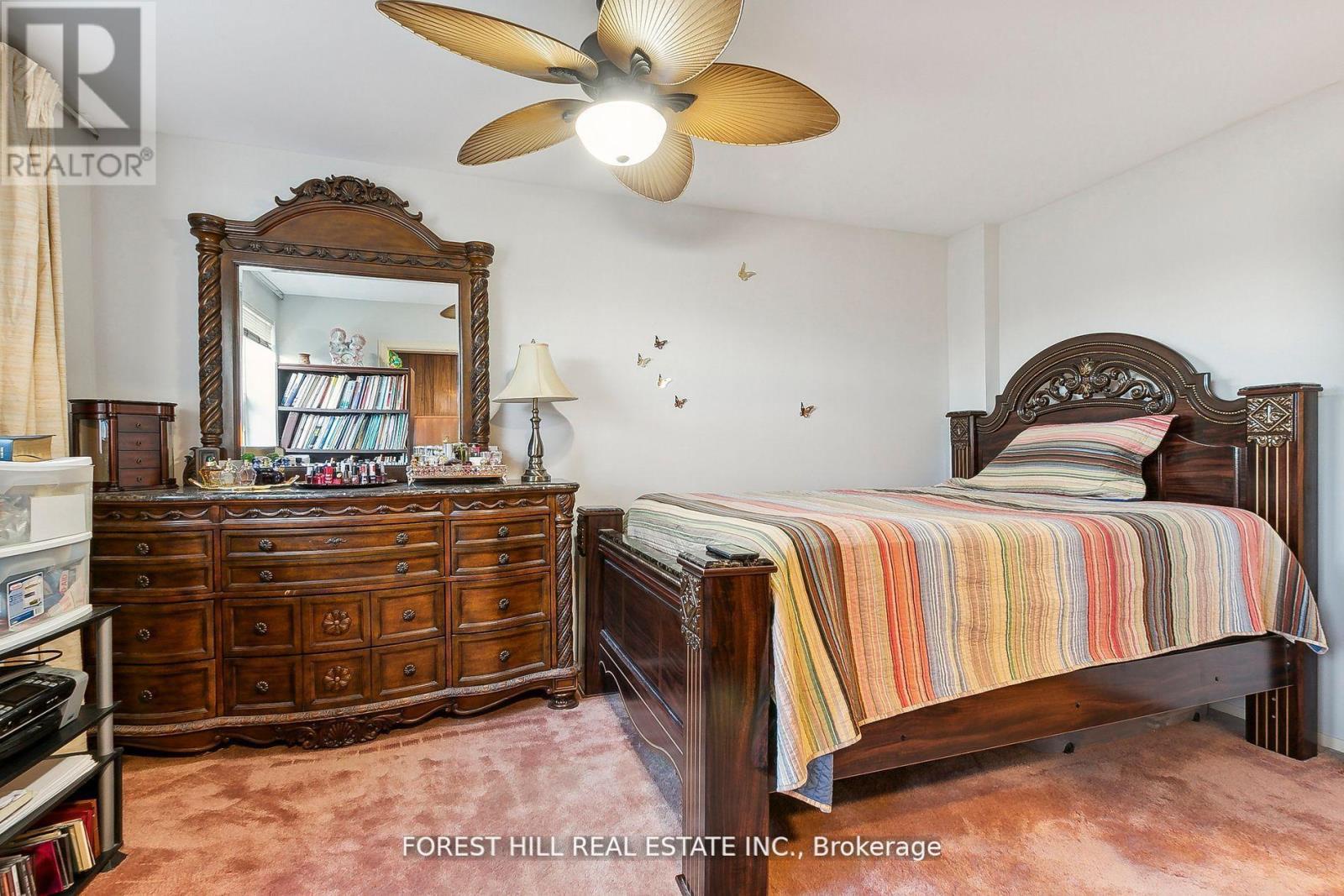 86 Village Greenway, Toronto (henry Farm), Ontario