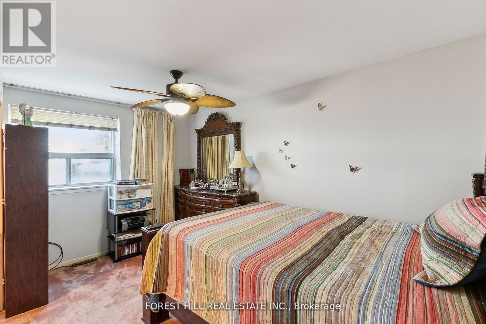 86 Village Greenway, Toronto (henry Farm), Ontario