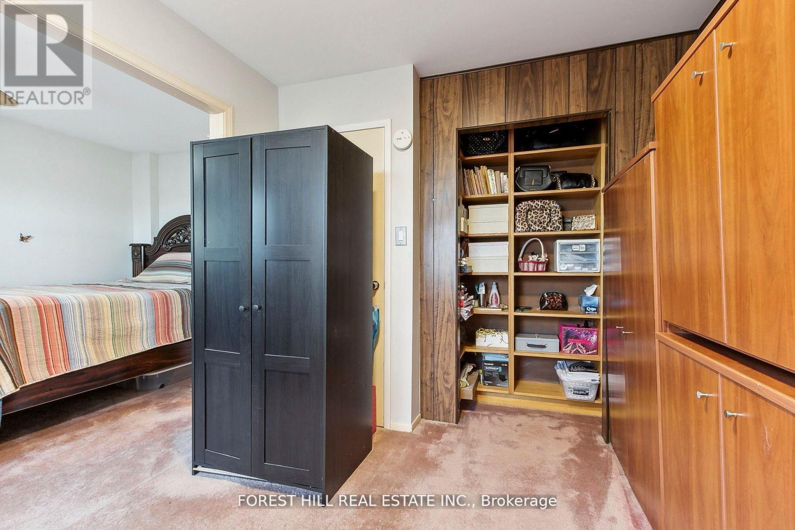 86 Village Greenway, Toronto (henry Farm), Ontario