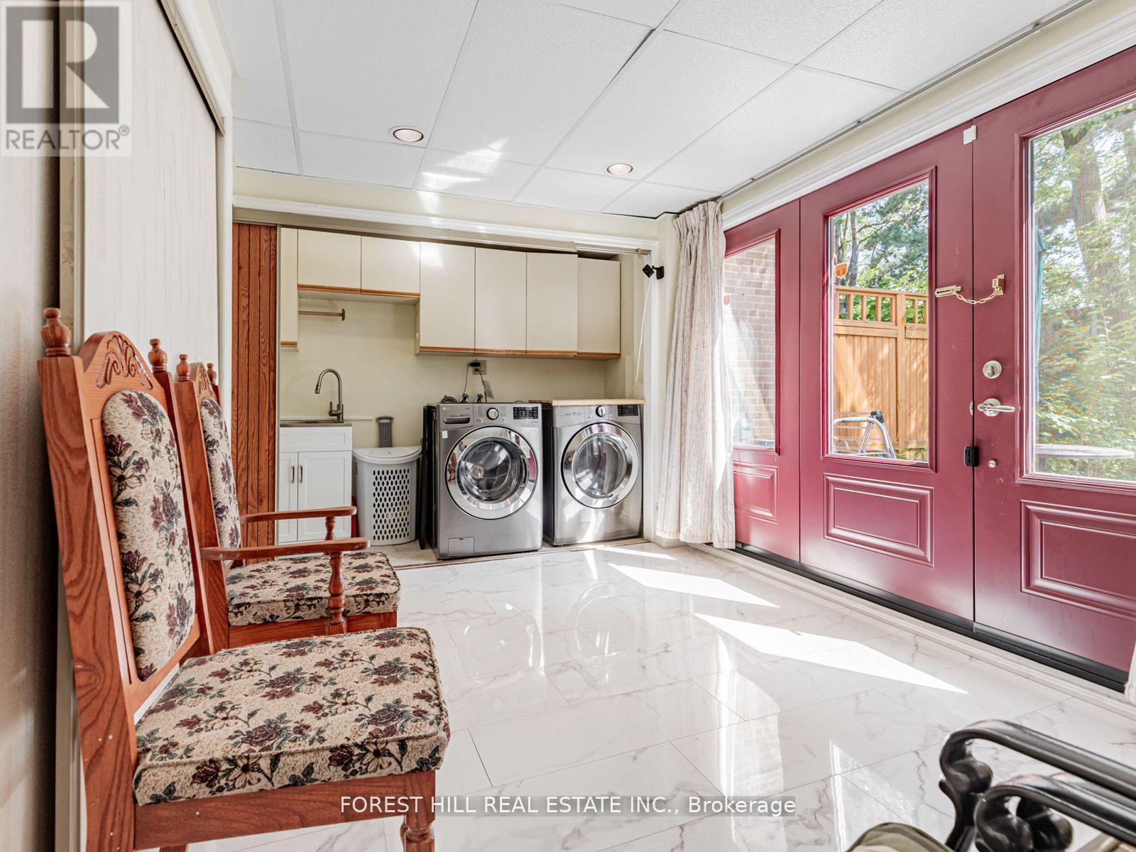 86 Village Greenway, Toronto (henry Farm), Ontario