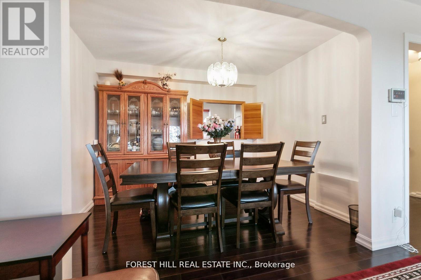 86 Village Greenway, Toronto (henry Farm), Ontario