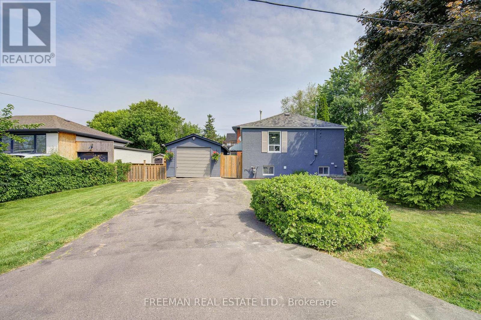 6 Lloyd George Avenue, Toronto (alderwood), Ontario