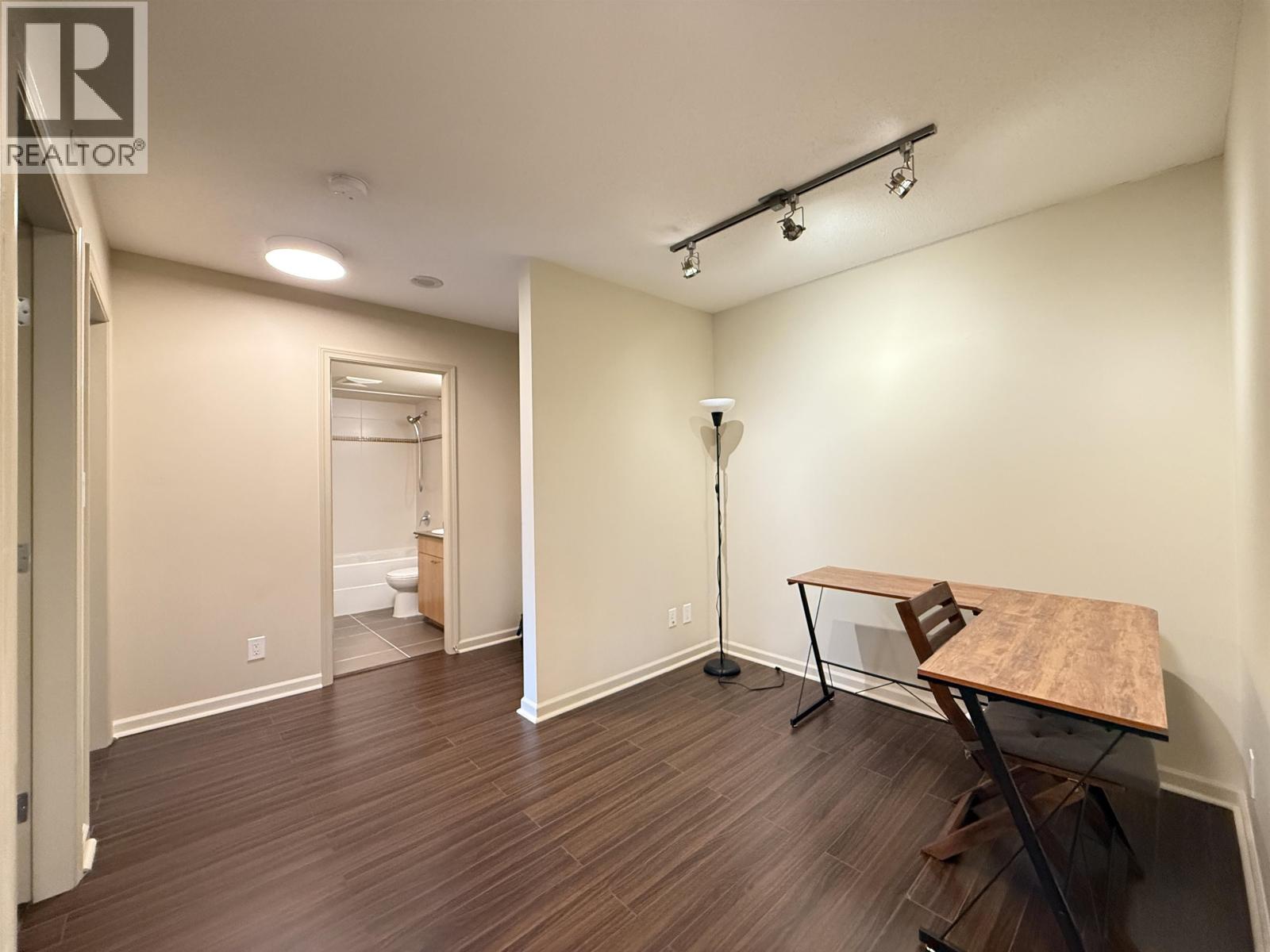 305 9232 University Crescent, Burnaby, British Columbia