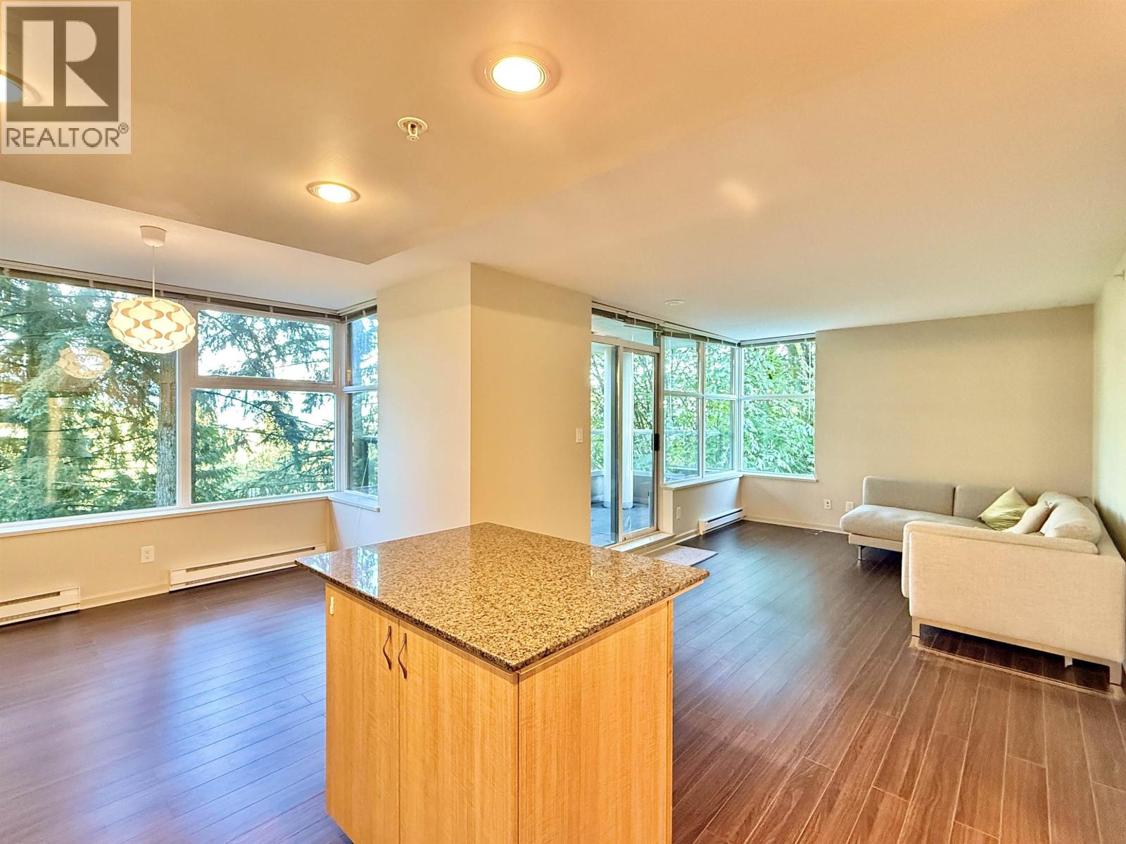 305 9232 University Crescent, Burnaby, British Columbia