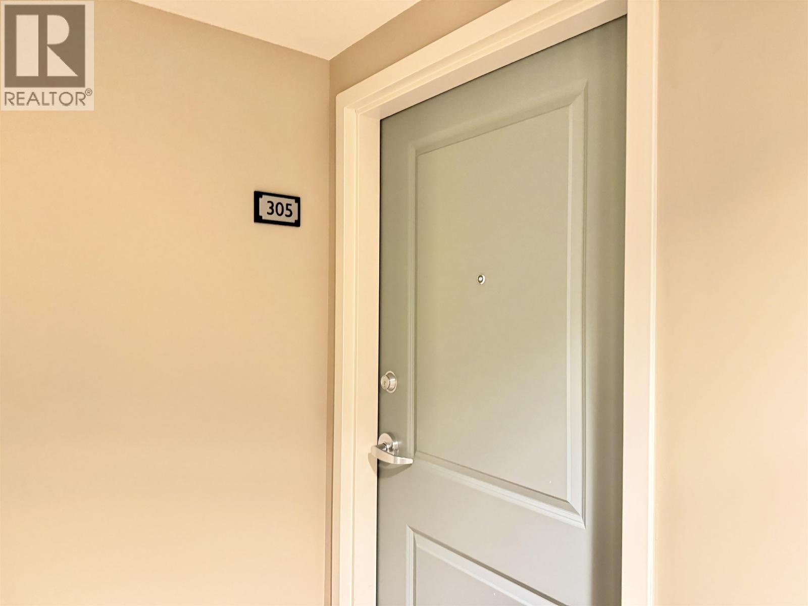 305 9232 University Crescent, Burnaby, British Columbia