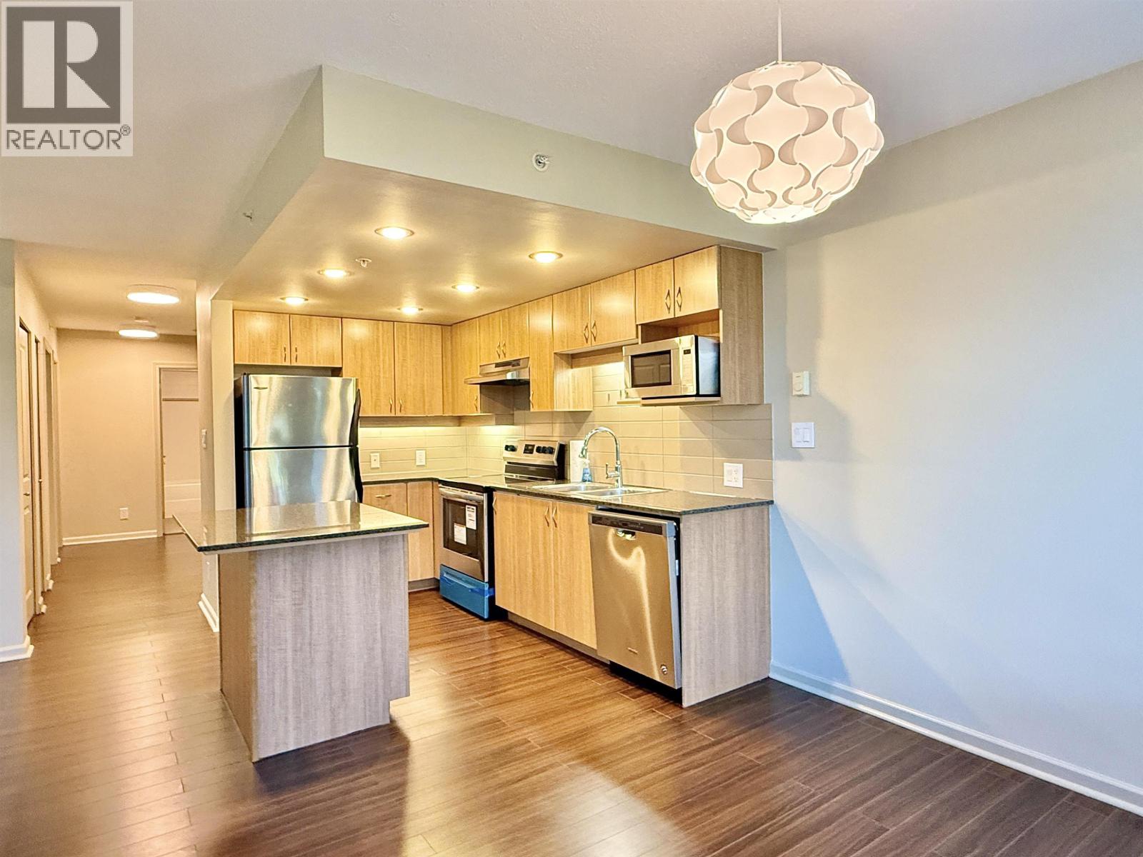 305 9232 University Crescent, Burnaby, British Columbia