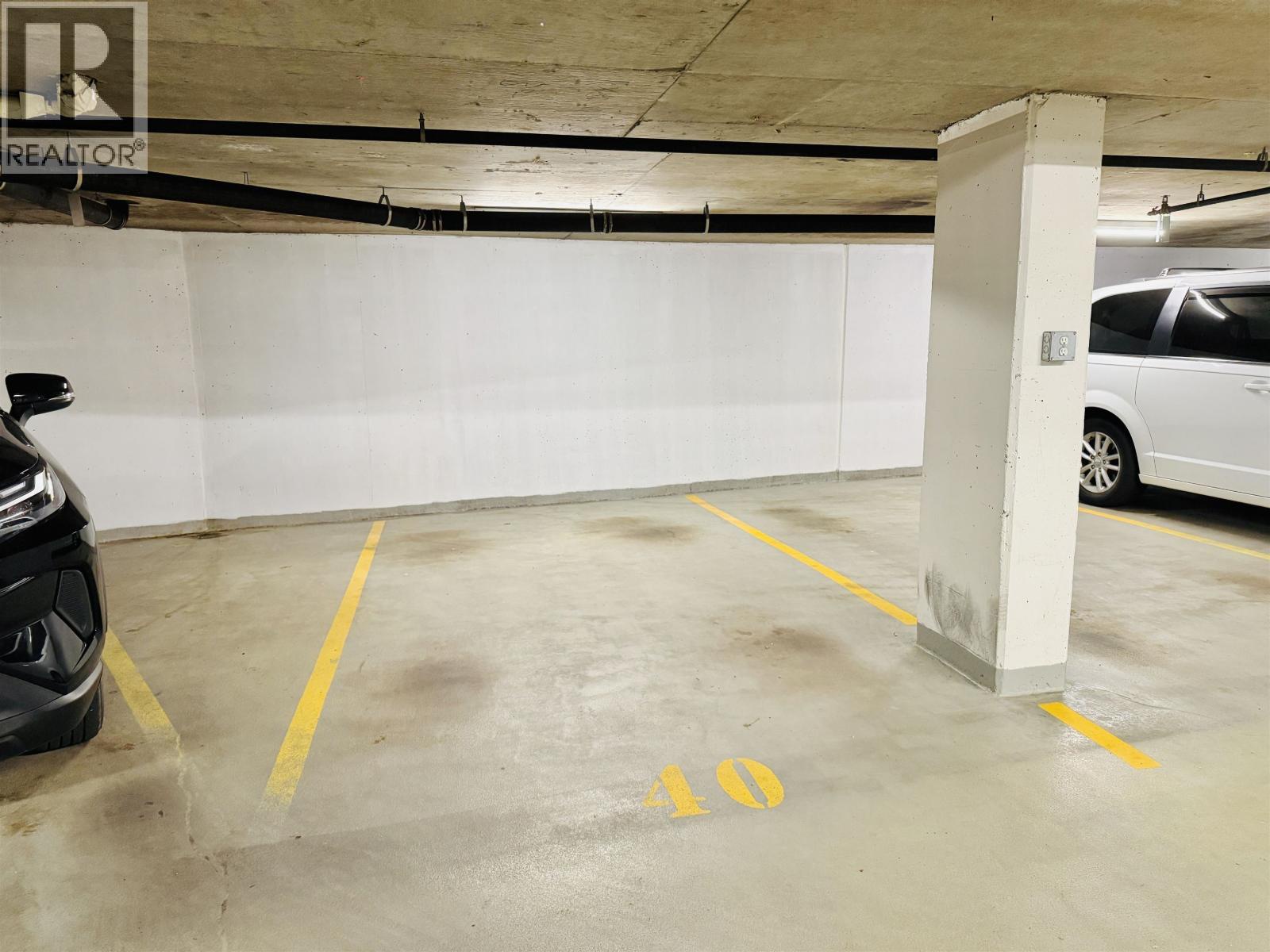 305 9232 University Crescent, Burnaby, British Columbia