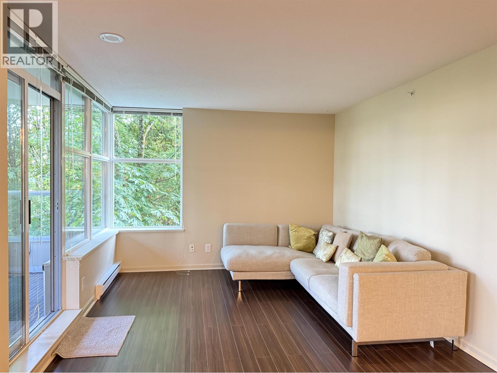 305 9232 University Crescent, Burnaby, British Columbia