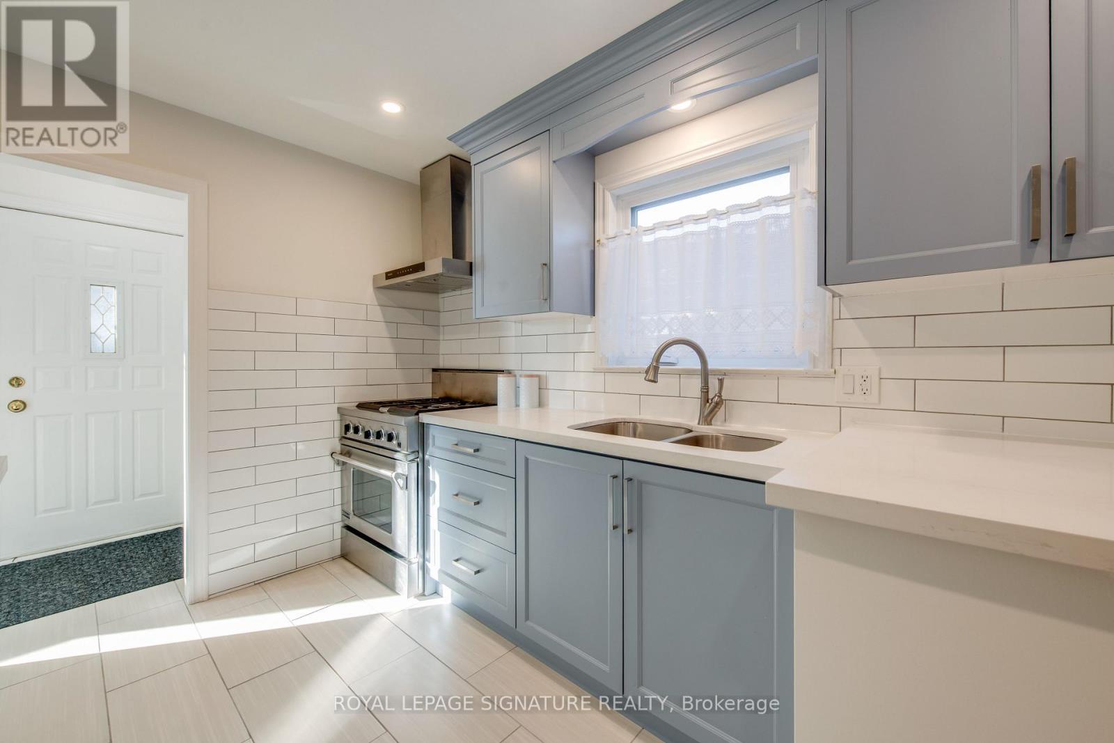 9 Ivorwood Crescent, Toronto (wexford-maryvale), Ontario