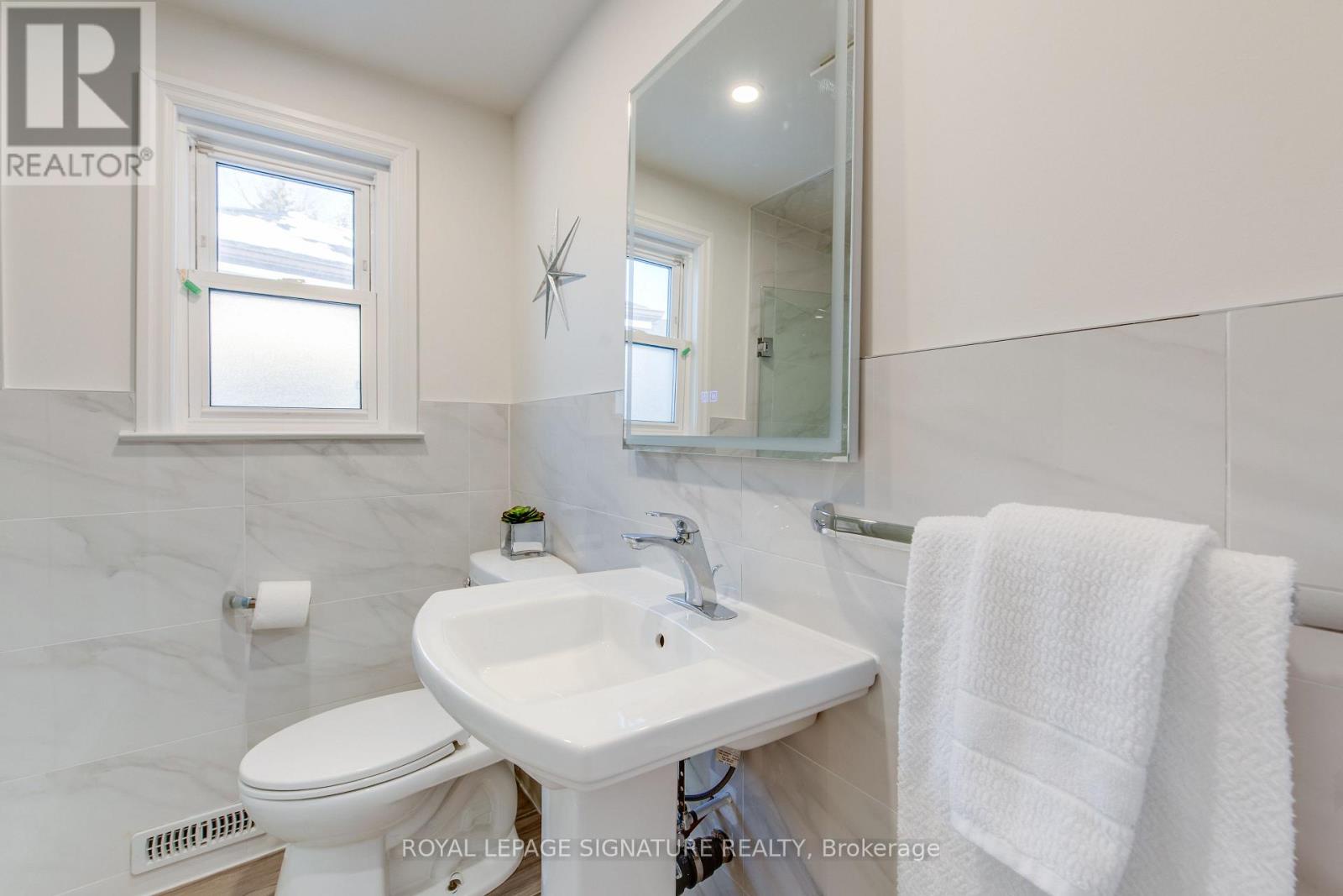 9 Ivorwood Crescent, Toronto (wexford-maryvale), Ontario