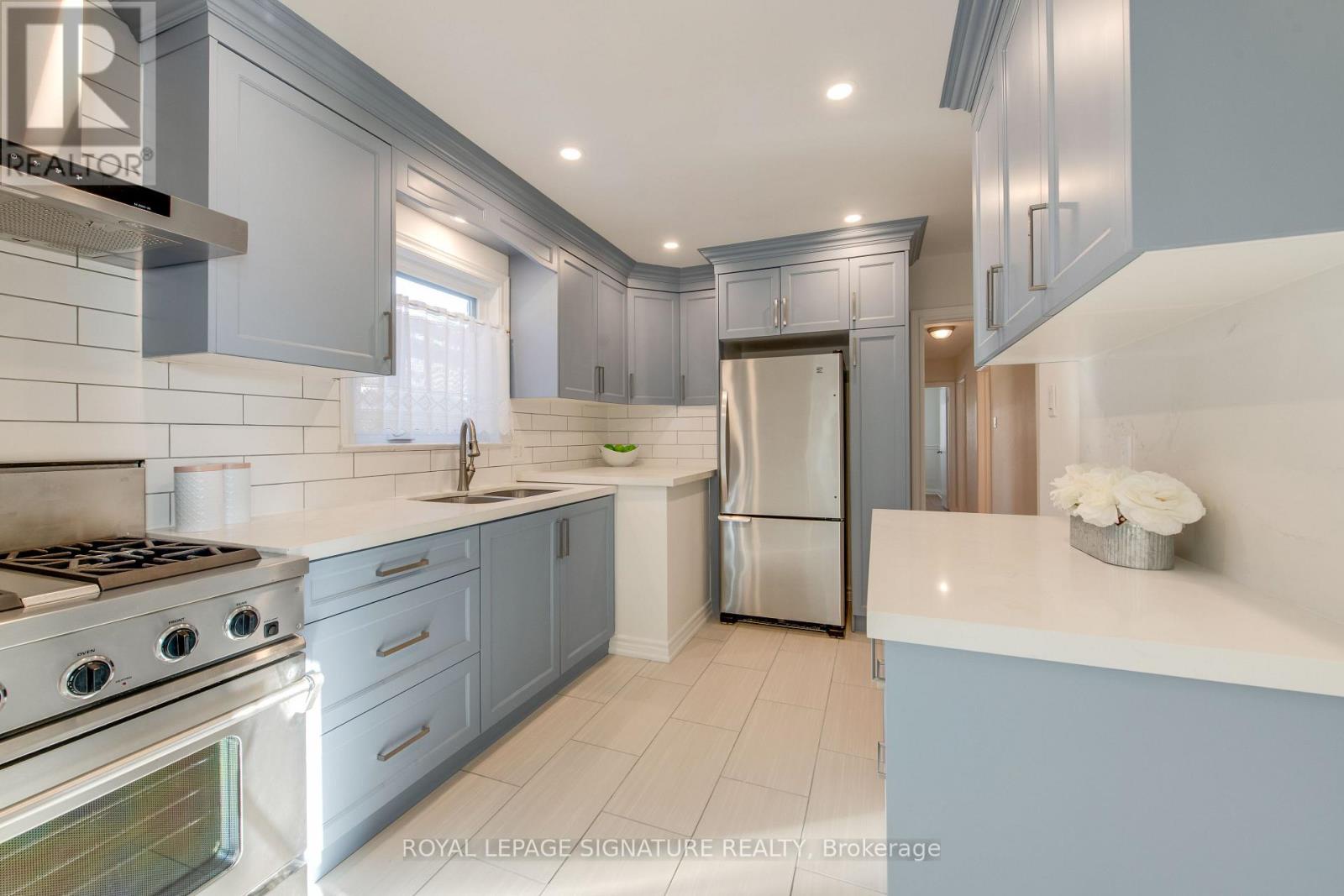 9 Ivorwood Crescent, Toronto (wexford-maryvale), Ontario