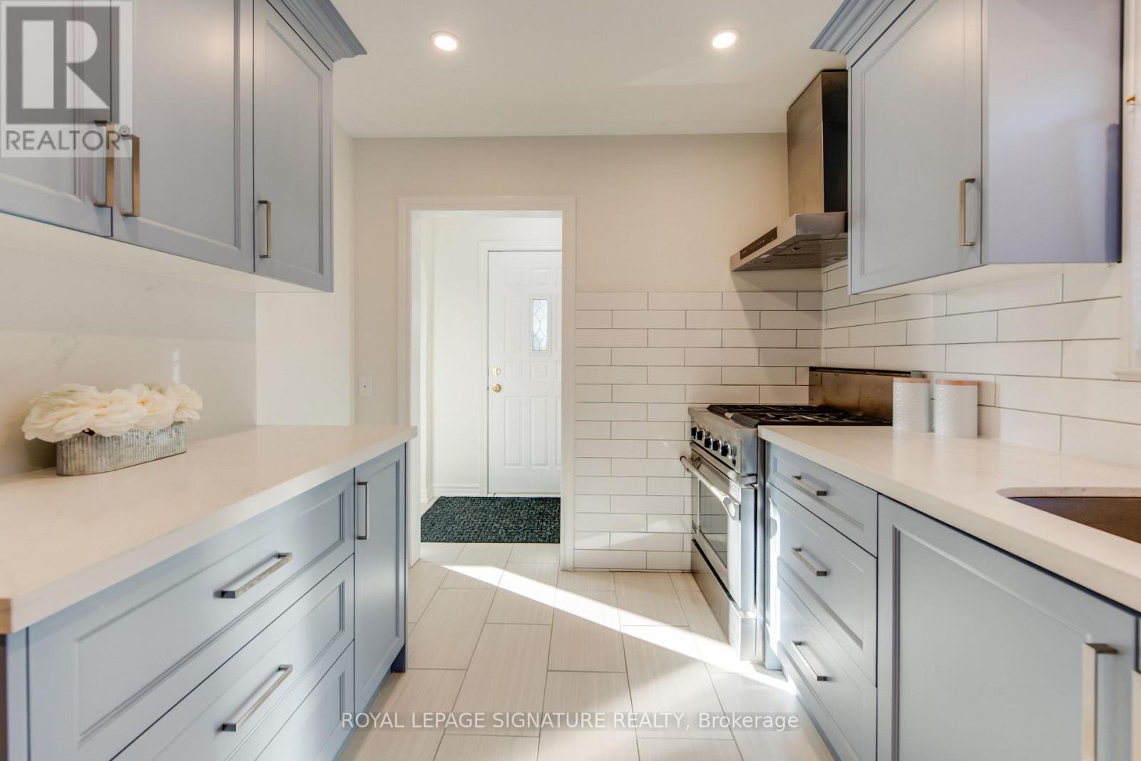 9 Ivorwood Crescent, Toronto (wexford-maryvale), Ontario