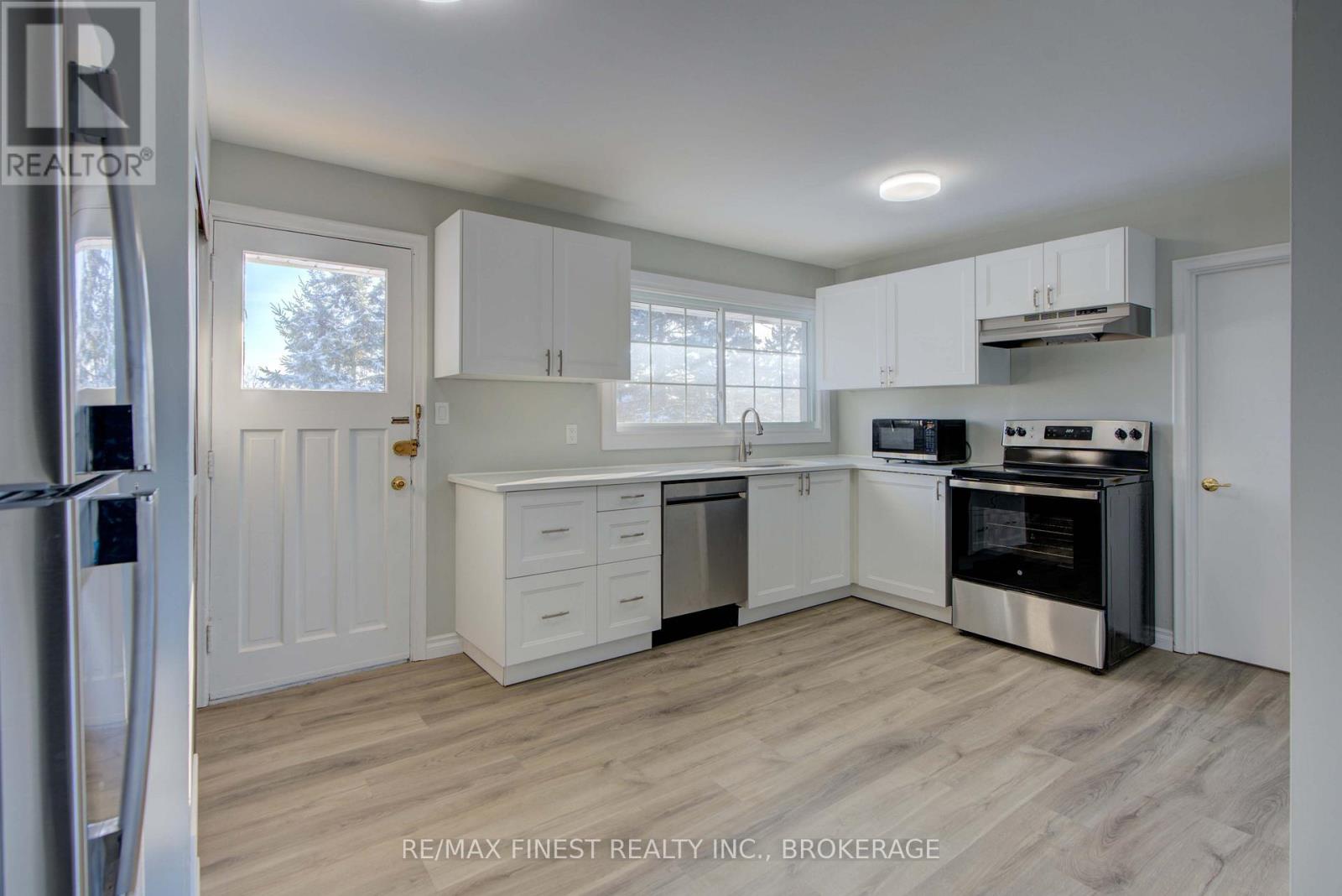 241 Lakeview Road, Loyalist (bath), Ontario