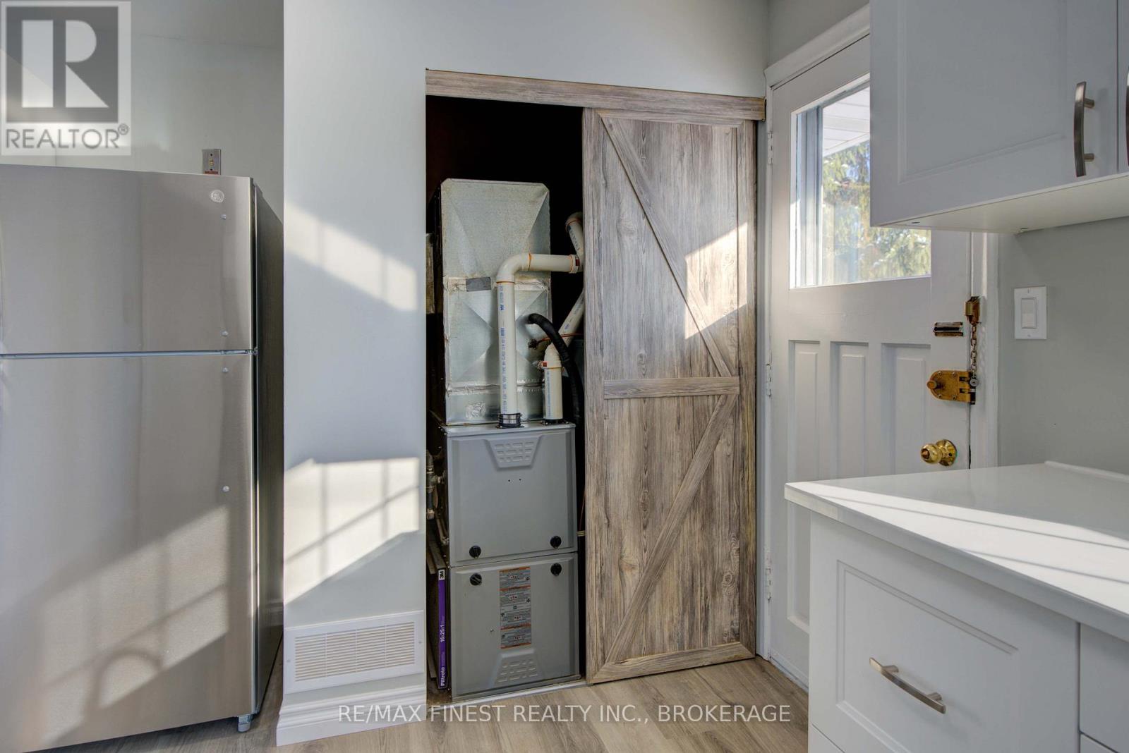 241 Lakeview Road, Loyalist (bath), Ontario