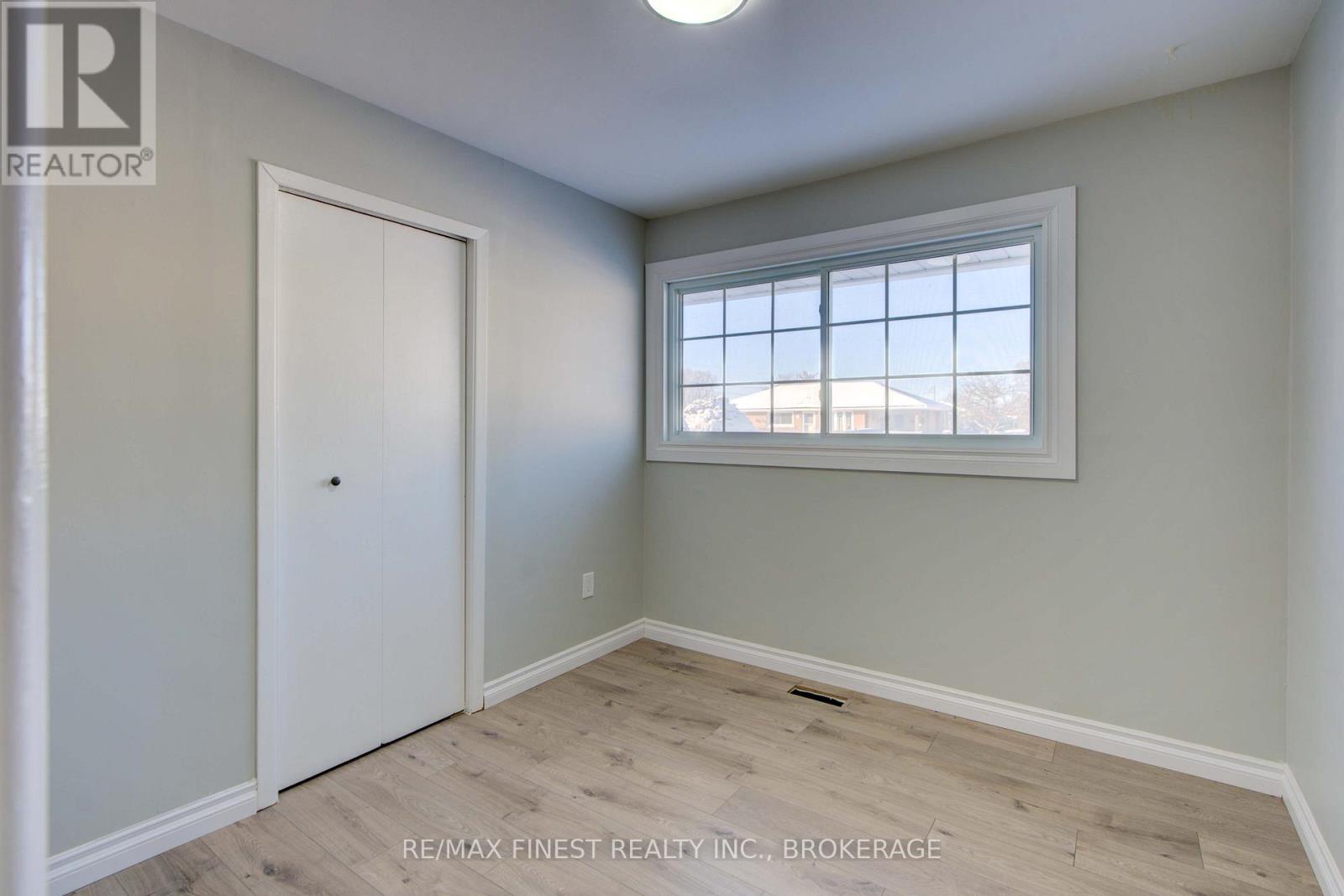 241 Lakeview Road, Loyalist (bath), Ontario