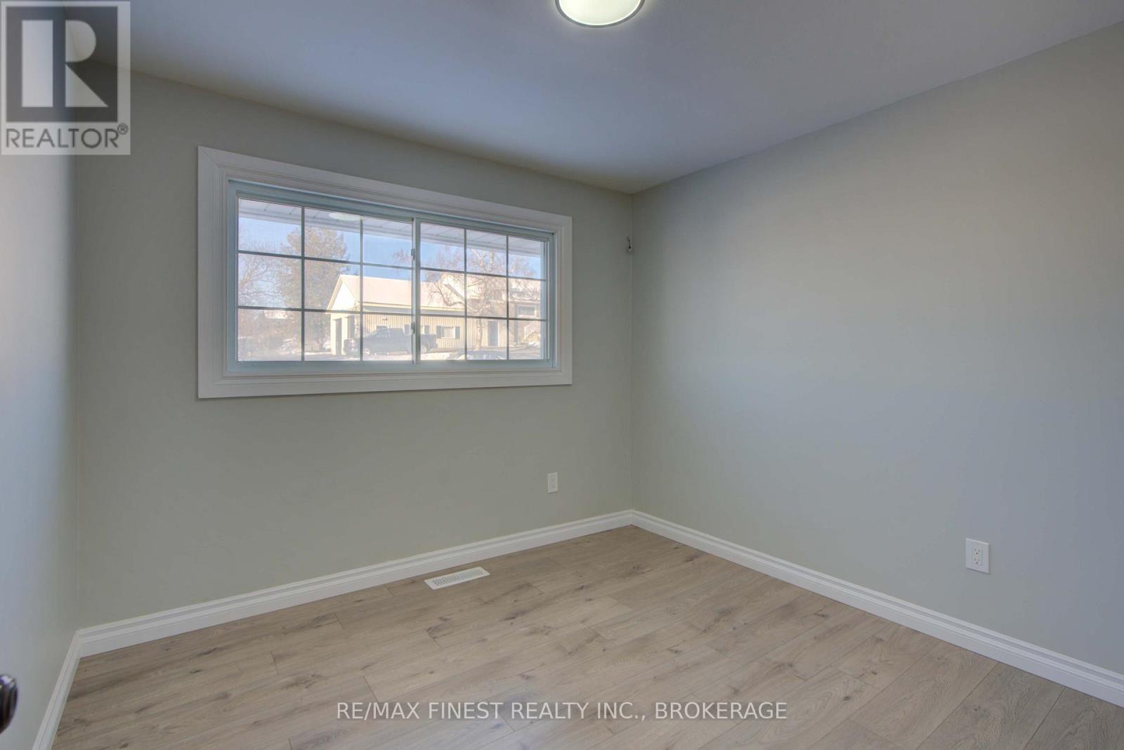 241 Lakeview Road, Loyalist (bath), Ontario