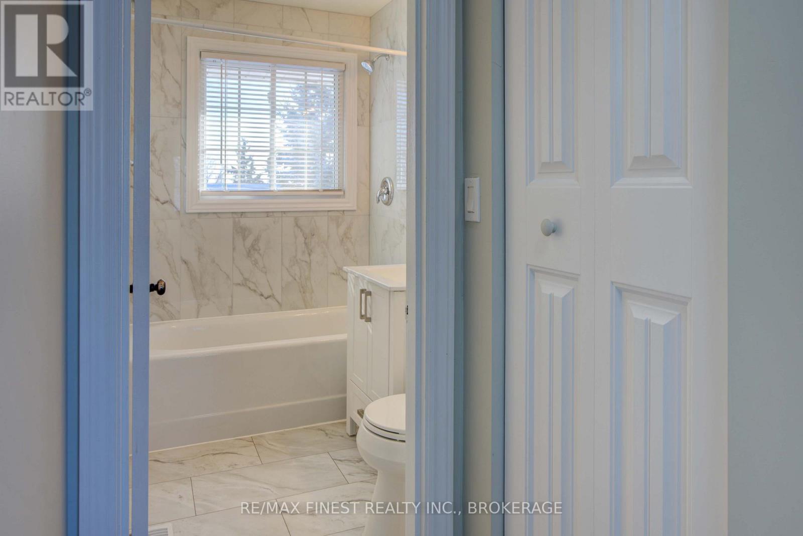 241 Lakeview Road, Loyalist (bath), Ontario