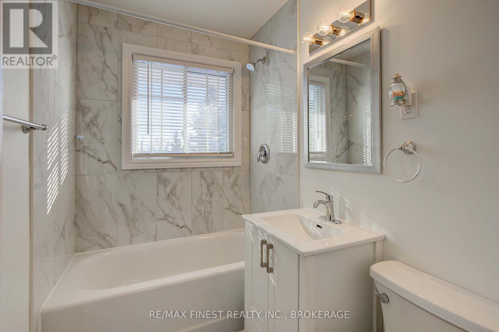 241 Lakeview Road, Loyalist (bath), Ontario