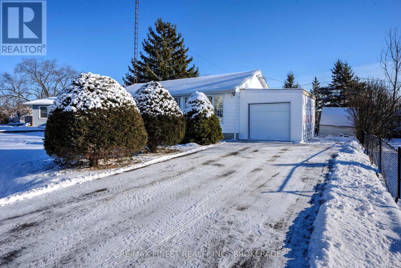 241 Lakeview Road, Loyalist (bath), Ontario